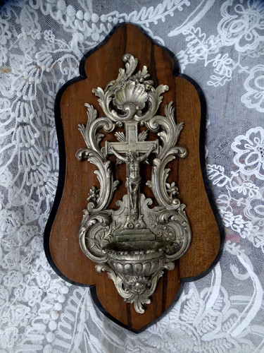 Ancien bénitier mural - en, bois